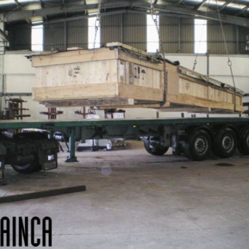 Carga de piezas embaladas para transporte maritimo